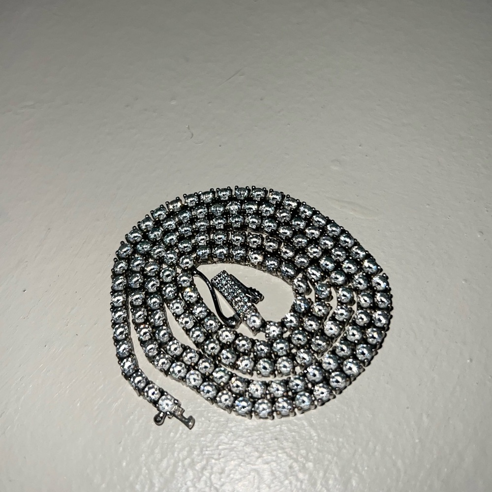 GLD jewelry chain